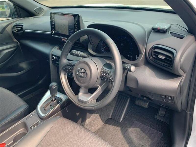YARIS CROSS