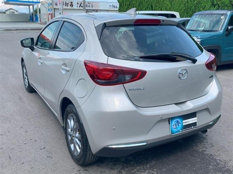 MAZDA2