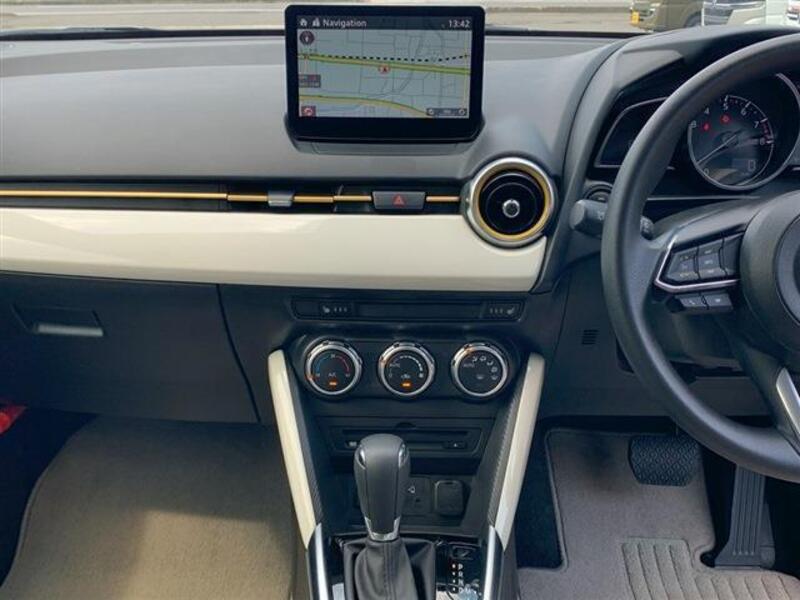 MAZDA2