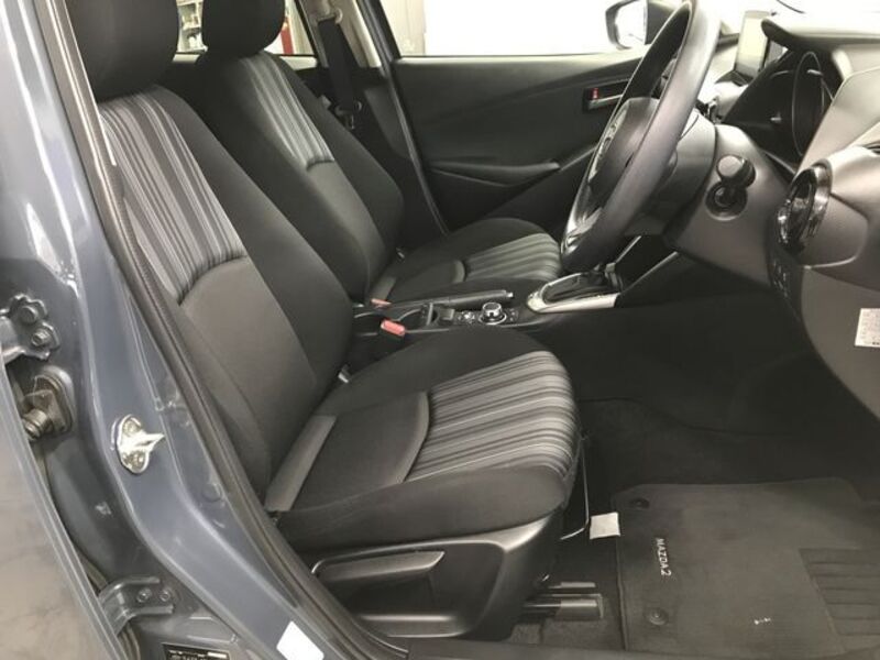 MAZDA2