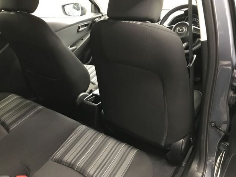 MAZDA2