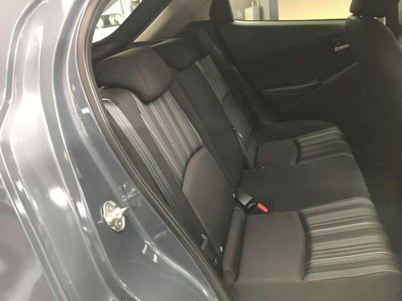 MAZDA2