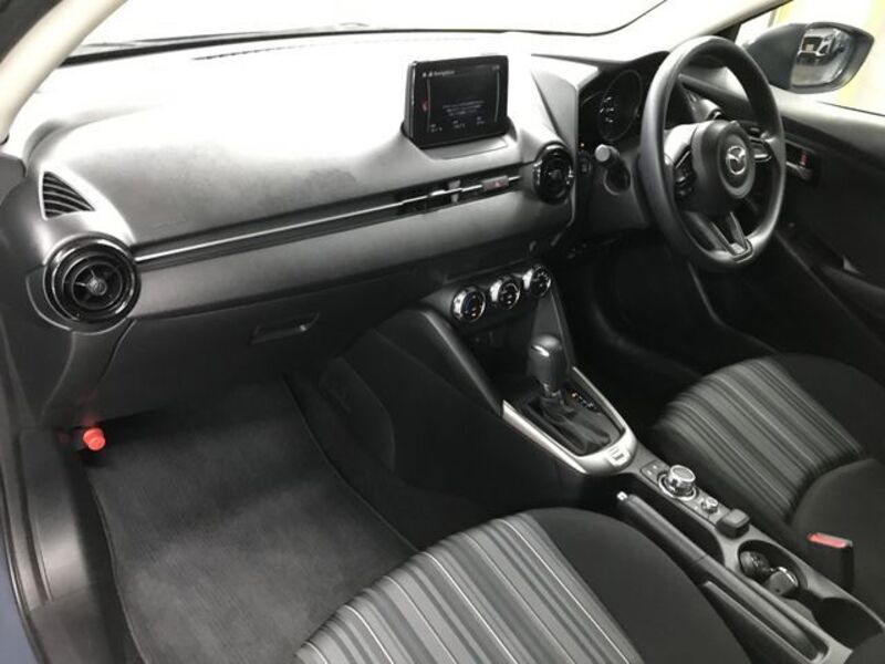 MAZDA2