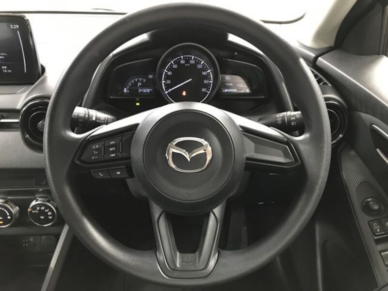 MAZDA2