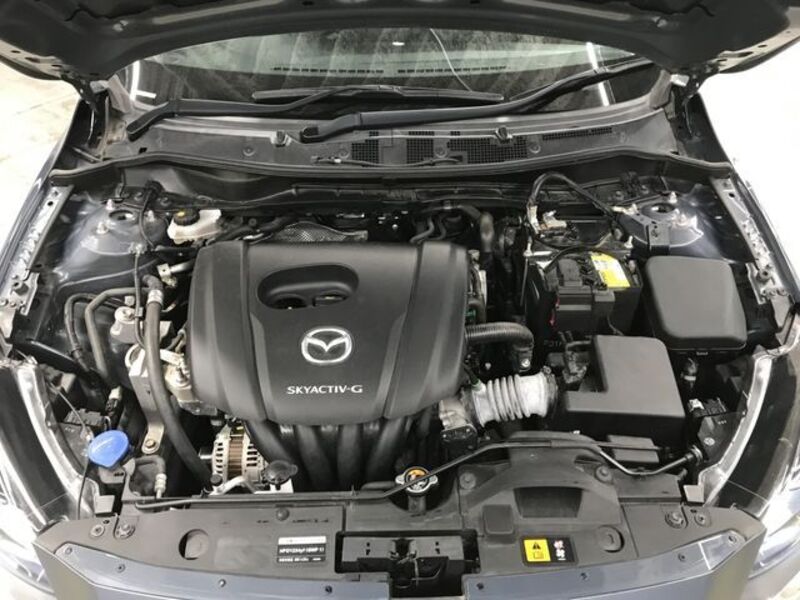 MAZDA2