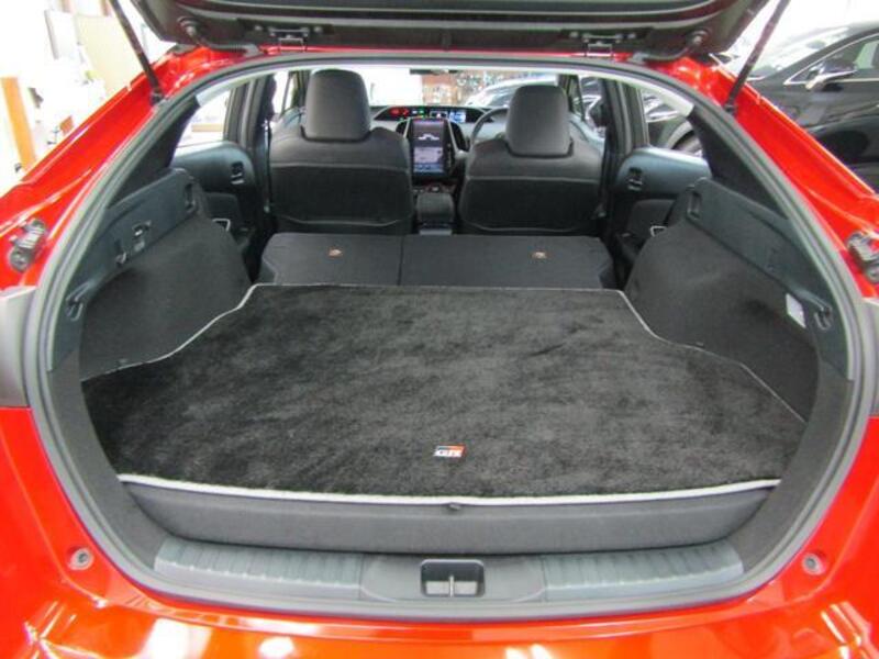 PRIUS PHV