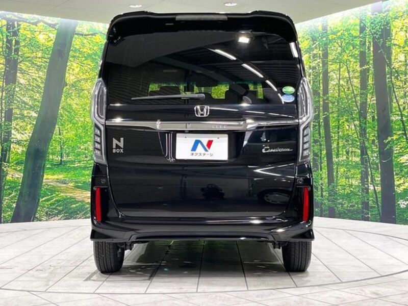 N BOX CUSTOM