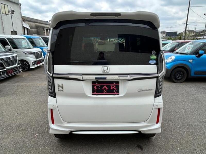 N BOX CUSTOM