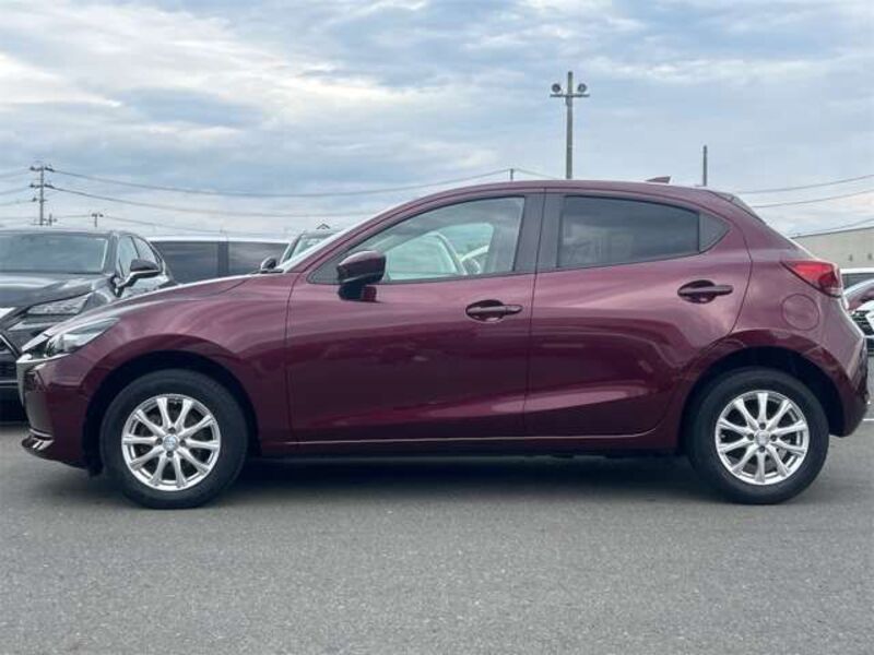 MAZDA2