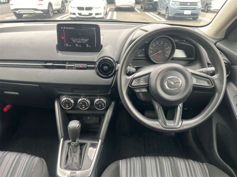 MAZDA2