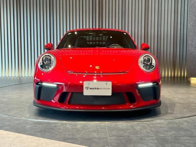 911