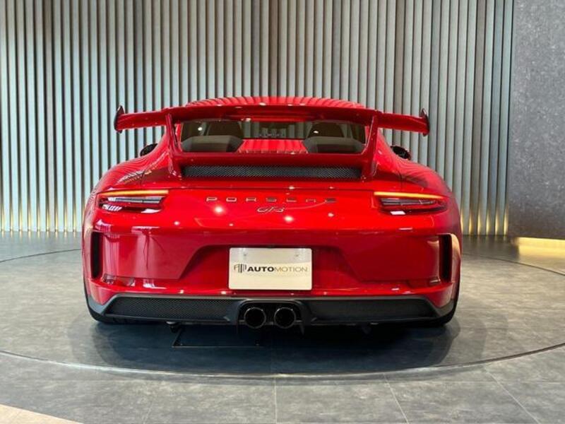 911