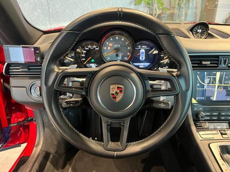 911