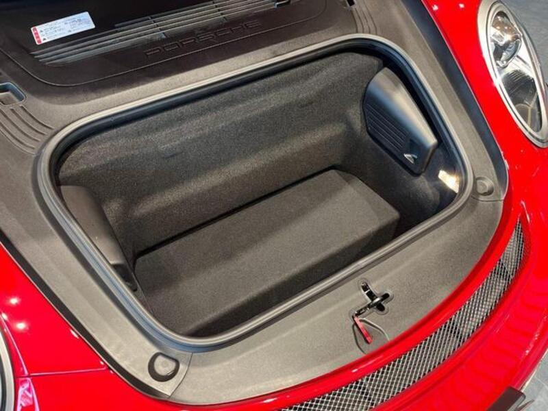 911