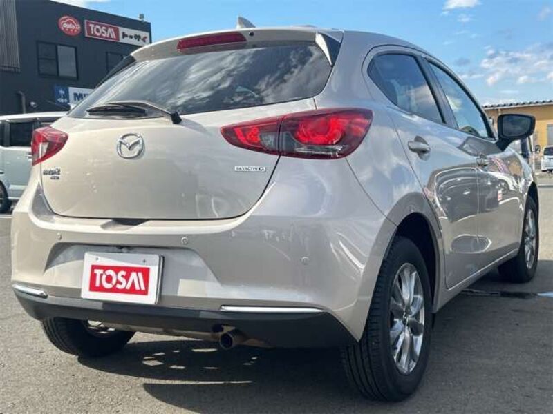 MAZDA2