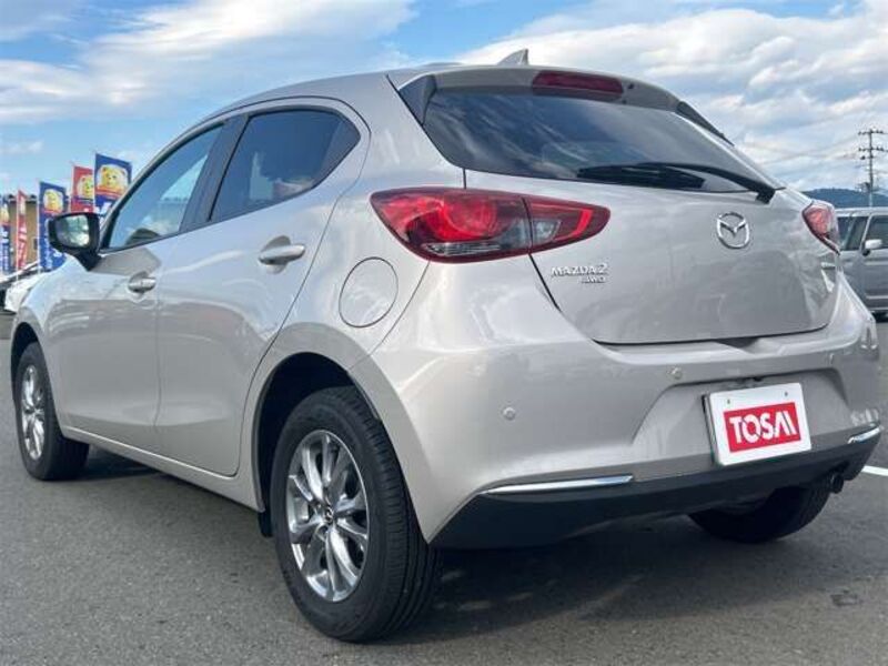 MAZDA2