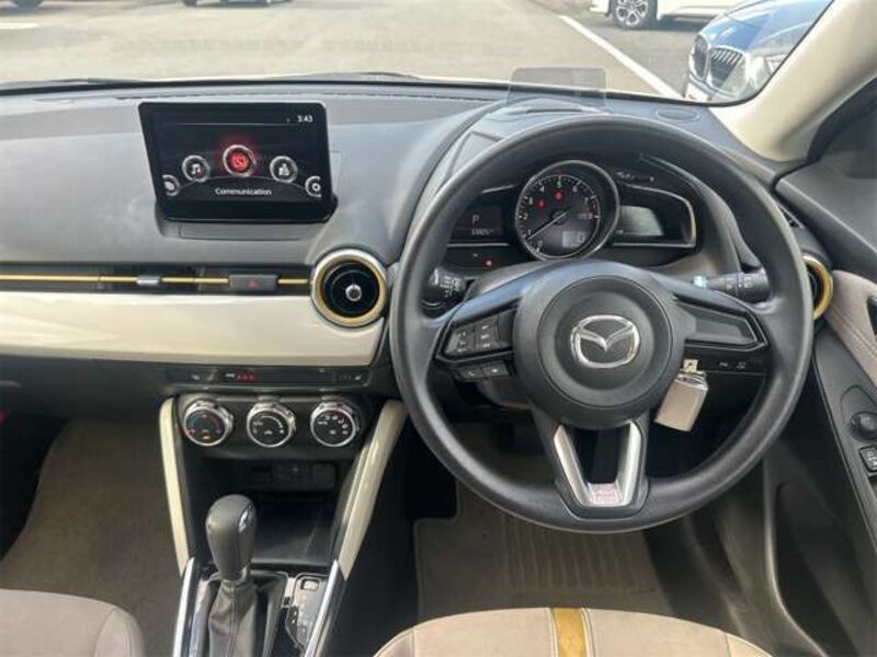 MAZDA2