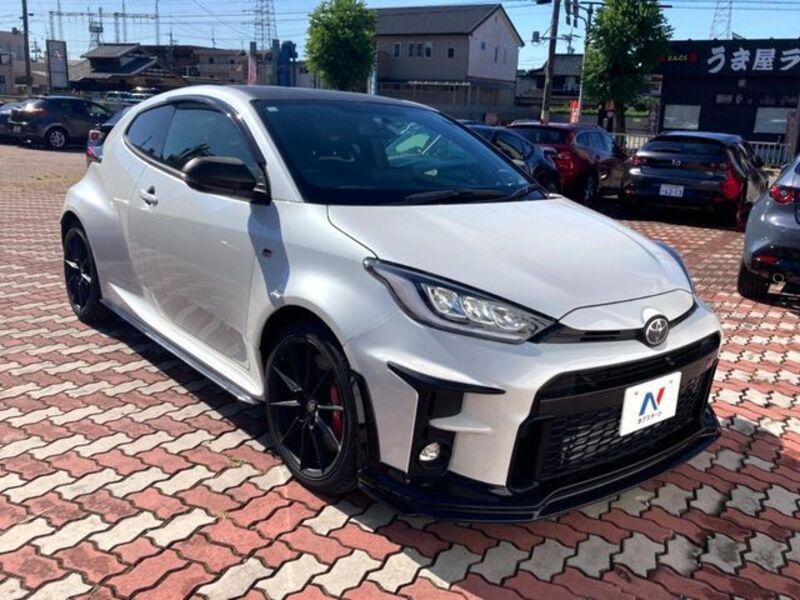 GR YARIS