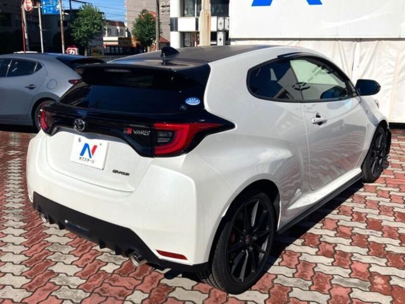 GR YARIS