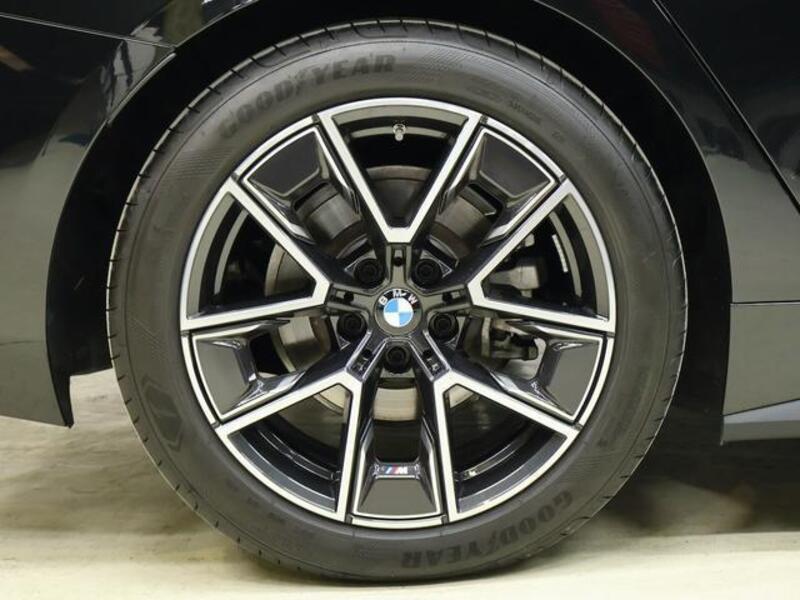 4 SERIES
