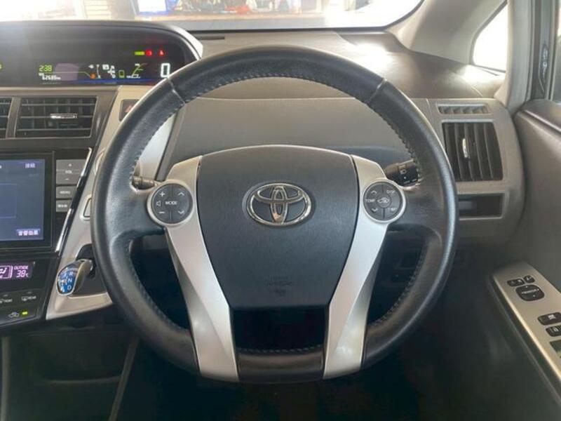 PRIUS ALPHA