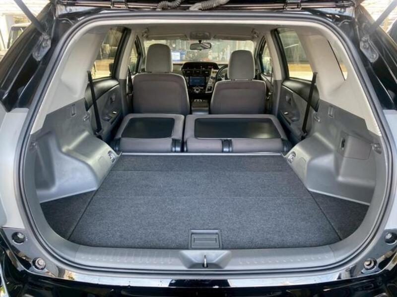PRIUS ALPHA