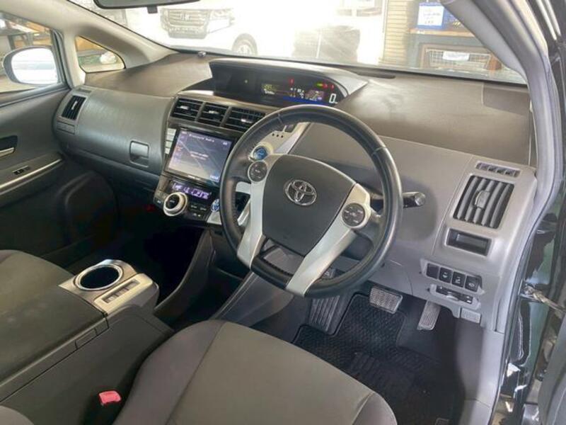 PRIUS ALPHA