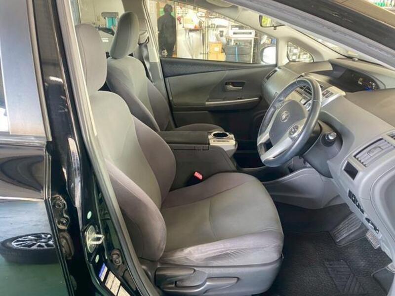PRIUS ALPHA