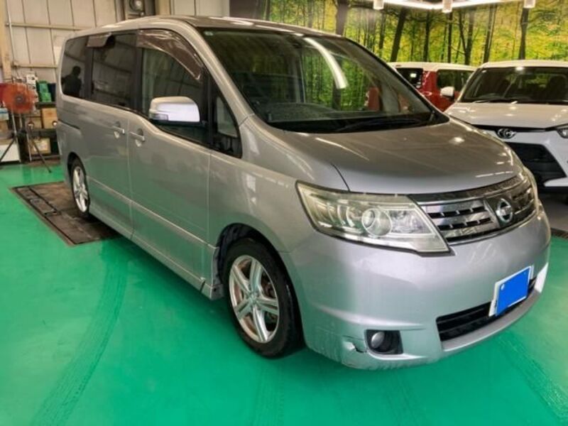 NISSAN SERENA