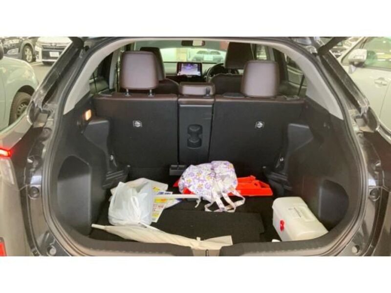 YARIS CROSS