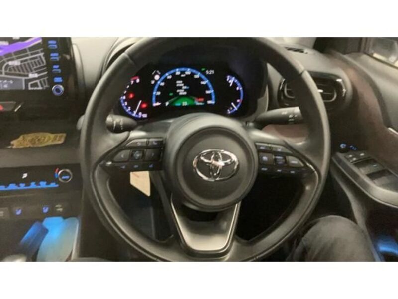 YARIS CROSS