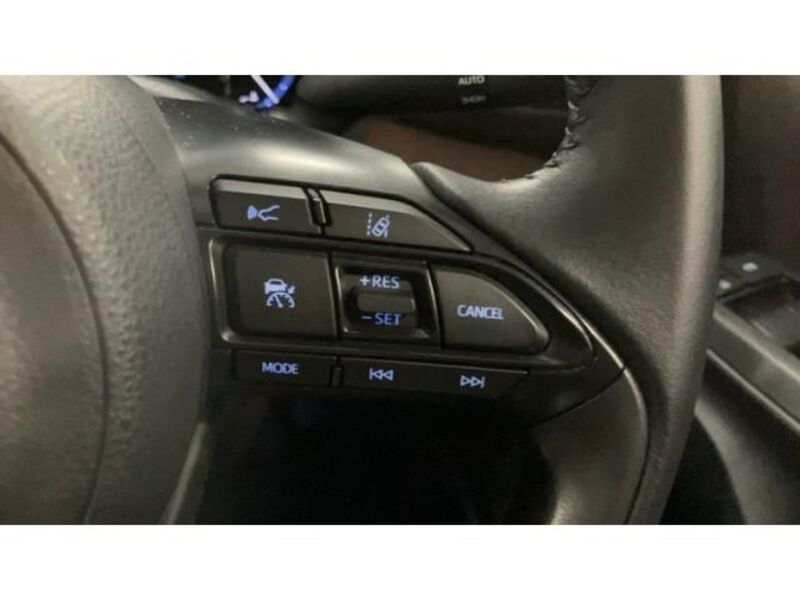 YARIS CROSS