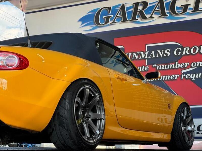 ROADSTER