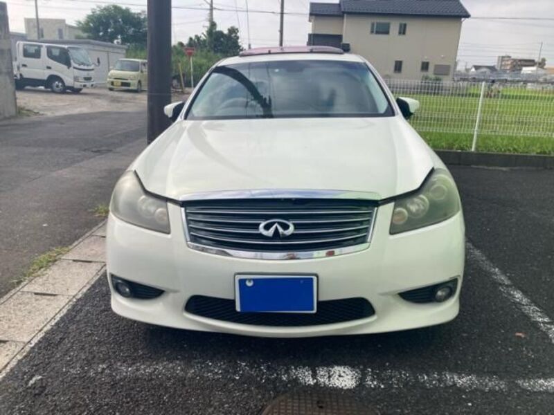 NISSAN FUGA