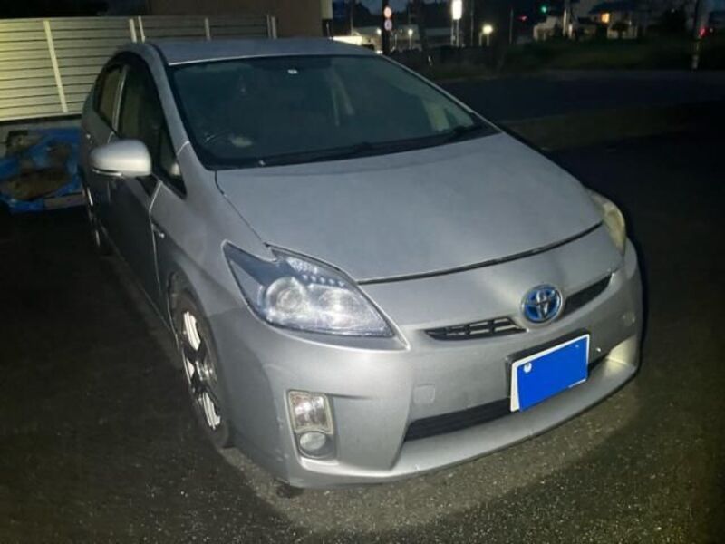 TOYOTA PRIUS