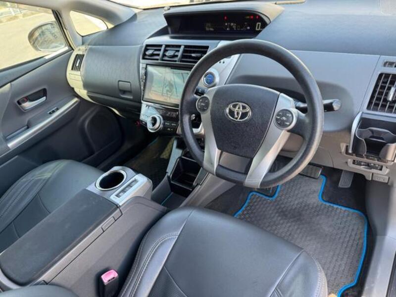 PRIUS ALPHA