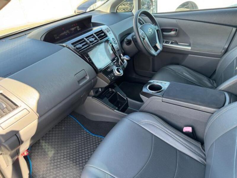 PRIUS ALPHA