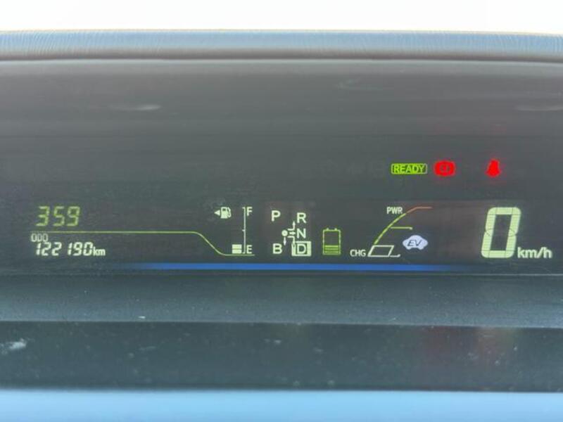 PRIUS ALPHA