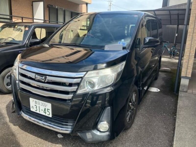 TOYOTA NOAH