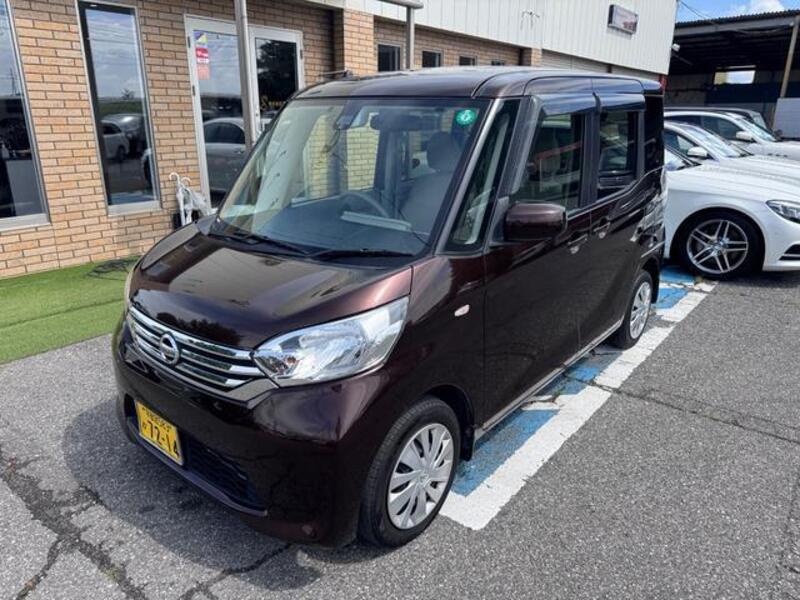 NISSAN DAYZ ROOX