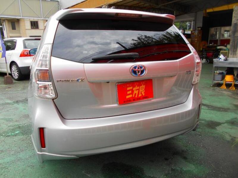 PRIUS ALPHA