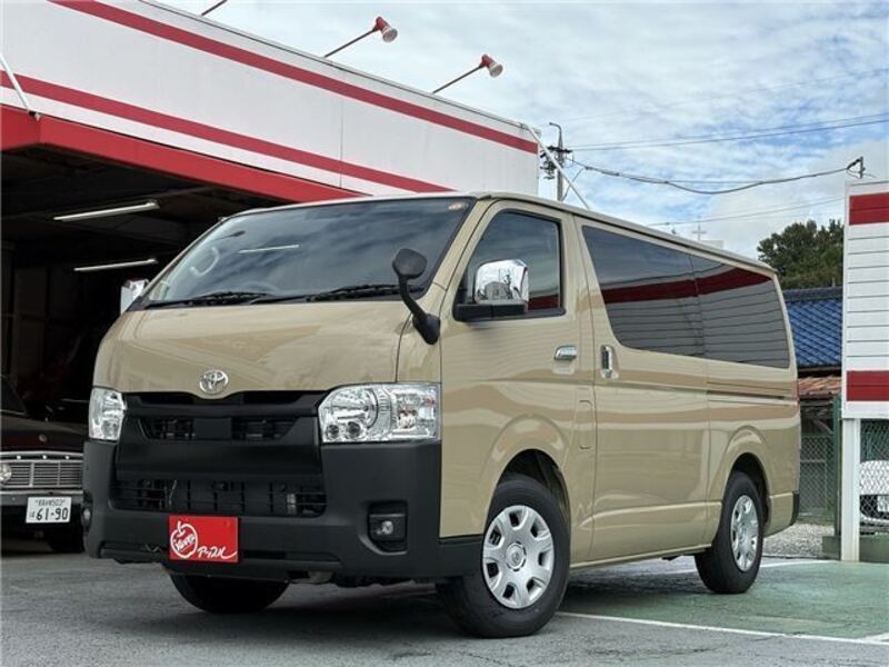 TOYOTA HIACE