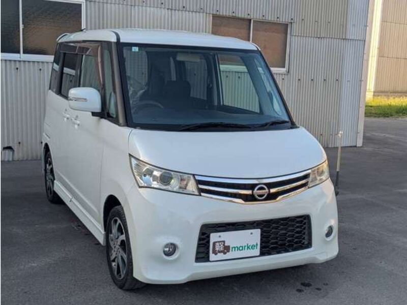 NISSAN ROOX