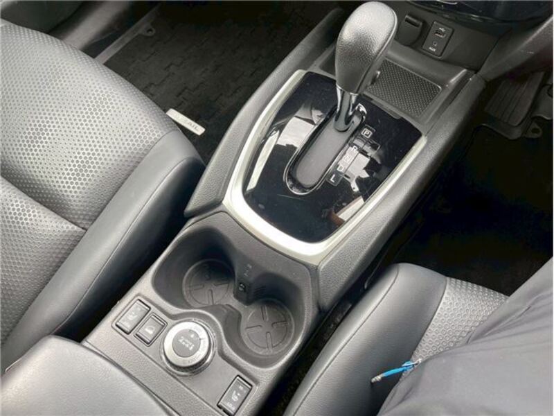 X-TRAIL