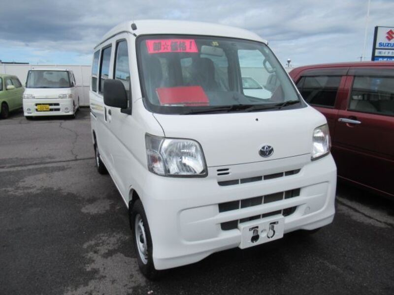 TOYOTA PIXIS VAN