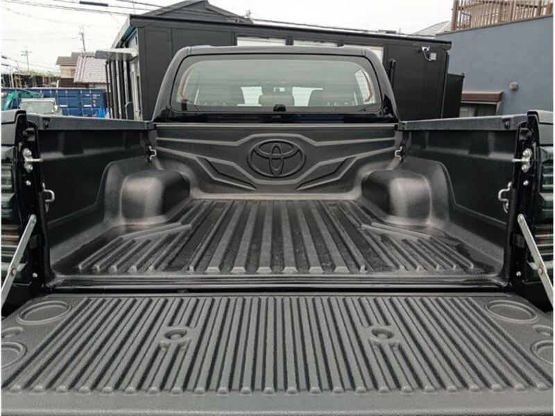 HILUX