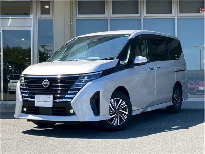 NISSAN SERENA