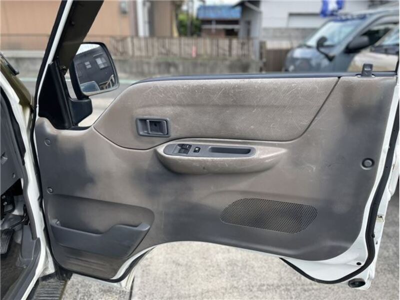 BONGO VAN