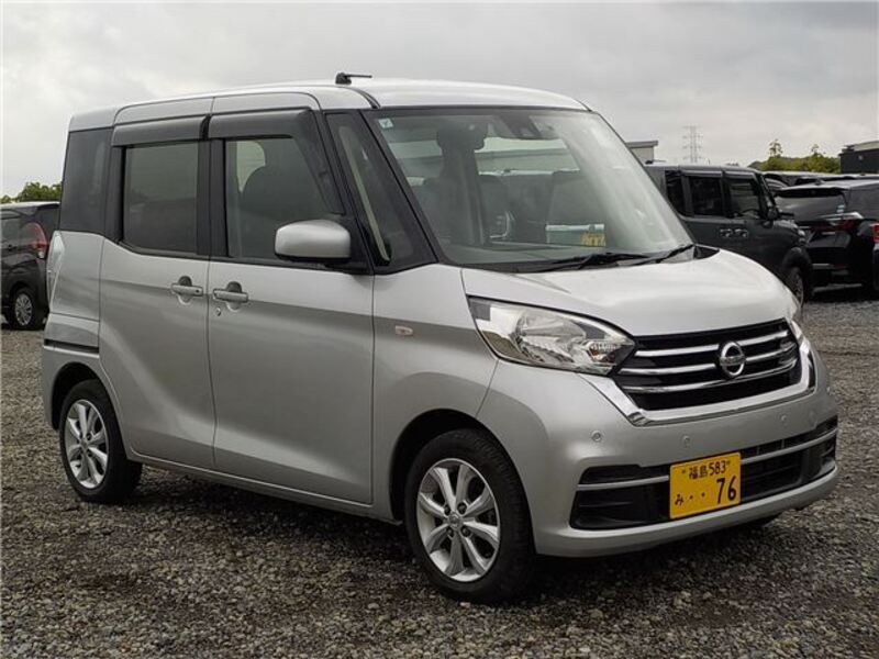 NISSAN DAYZ ROOX