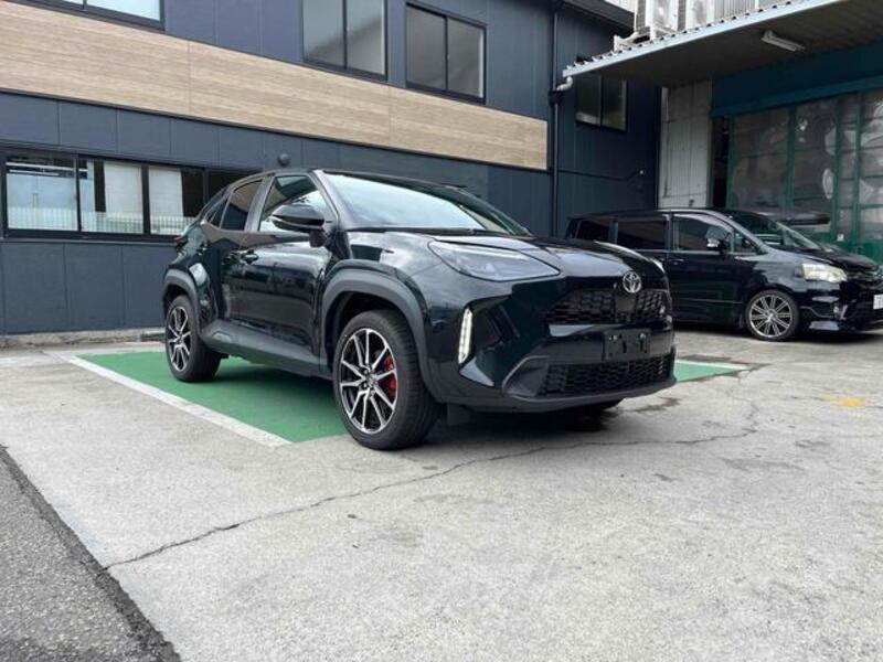 YARIS CROSS